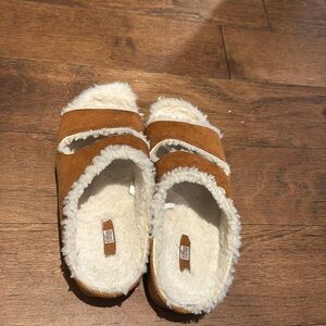 Shearling Fit Flops.  So cute. Size 9